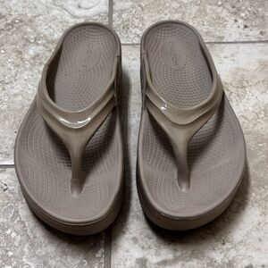 OOFOS Taupe Comfort Sandals